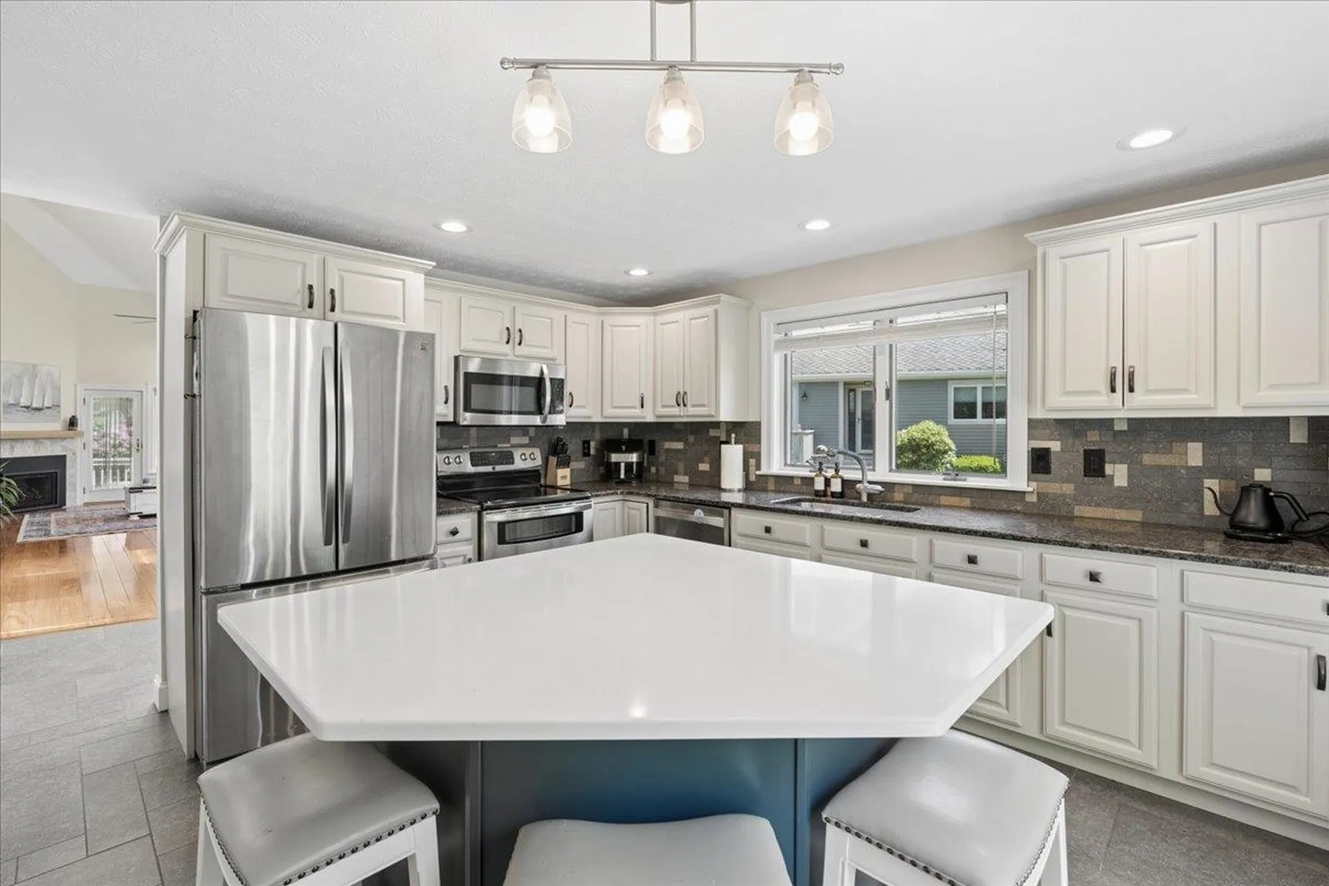 110 Hawthorne Village Road Nashua NH 03062