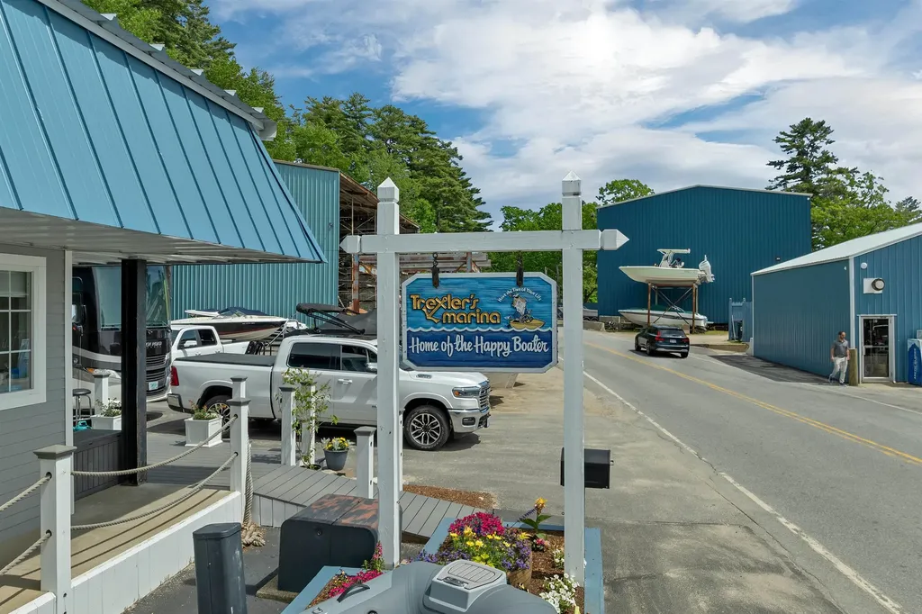 16 Long Island Road Moultonborough NH 03254