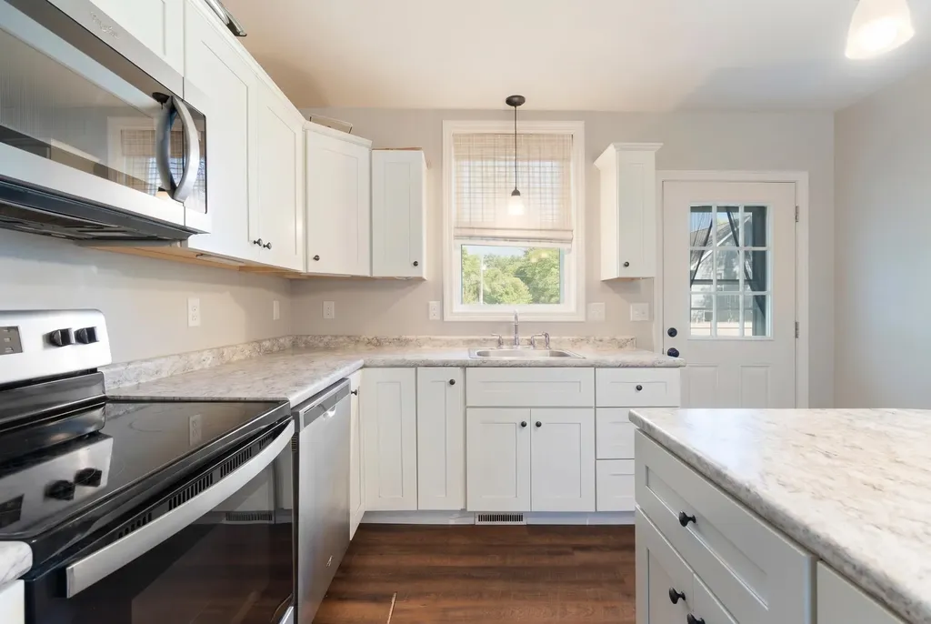 38 Regina Avenue Raymond NH 03077