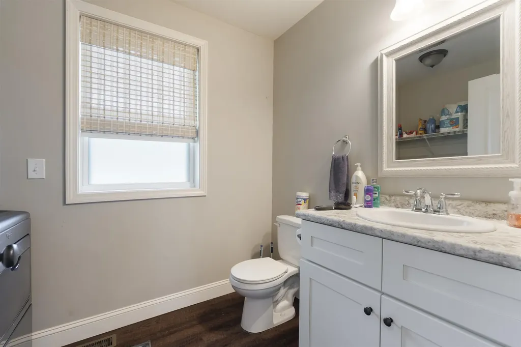 38 Regina Avenue Raymond NH 03077