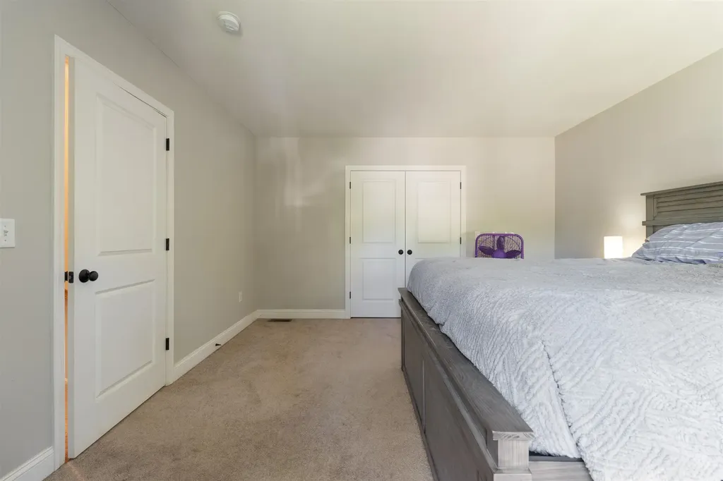 38 Regina Avenue Raymond NH 03077