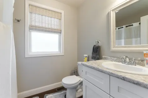 38 Regina Avenue Raymond NH 03077