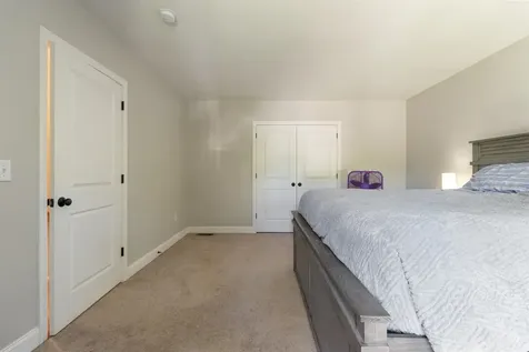 38 Regina Avenue Raymond NH 03077