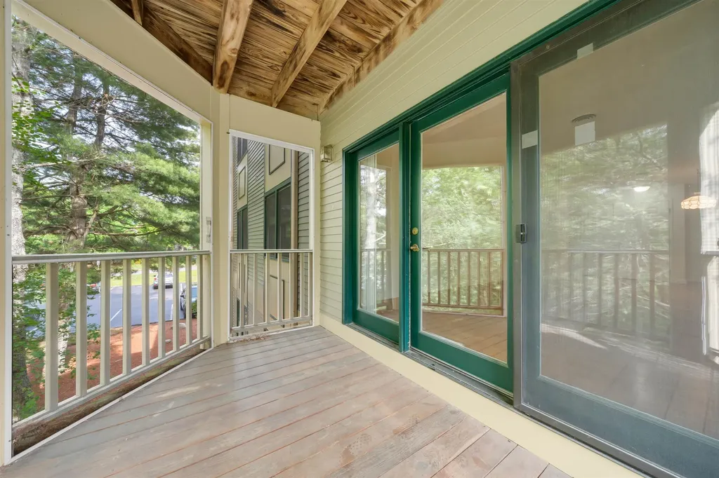 3 Bartemus Trail Nashua NH 03063