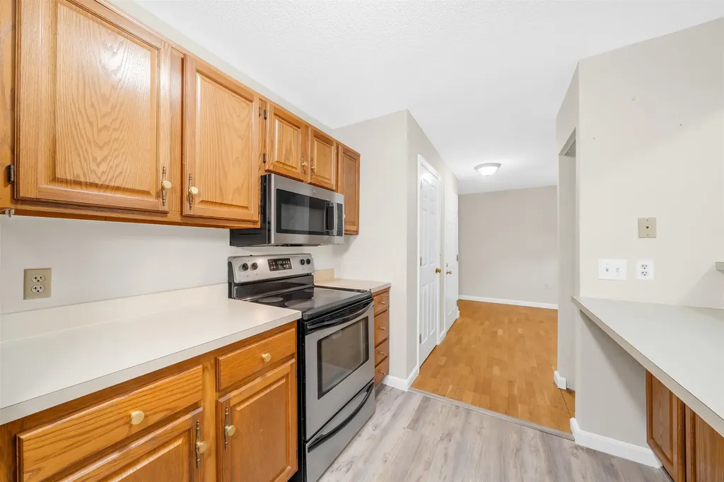 3 Bartemus Trail Nashua NH 03063