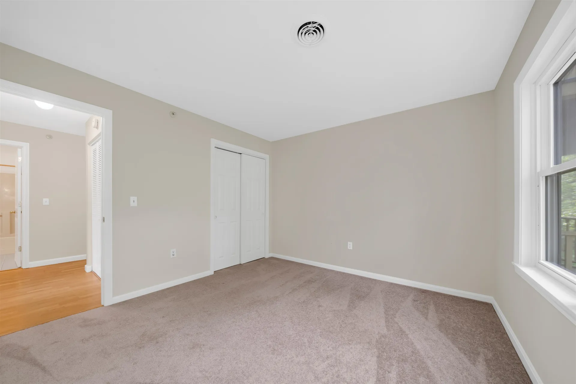 3 Bartemus Trail Nashua NH 03063
