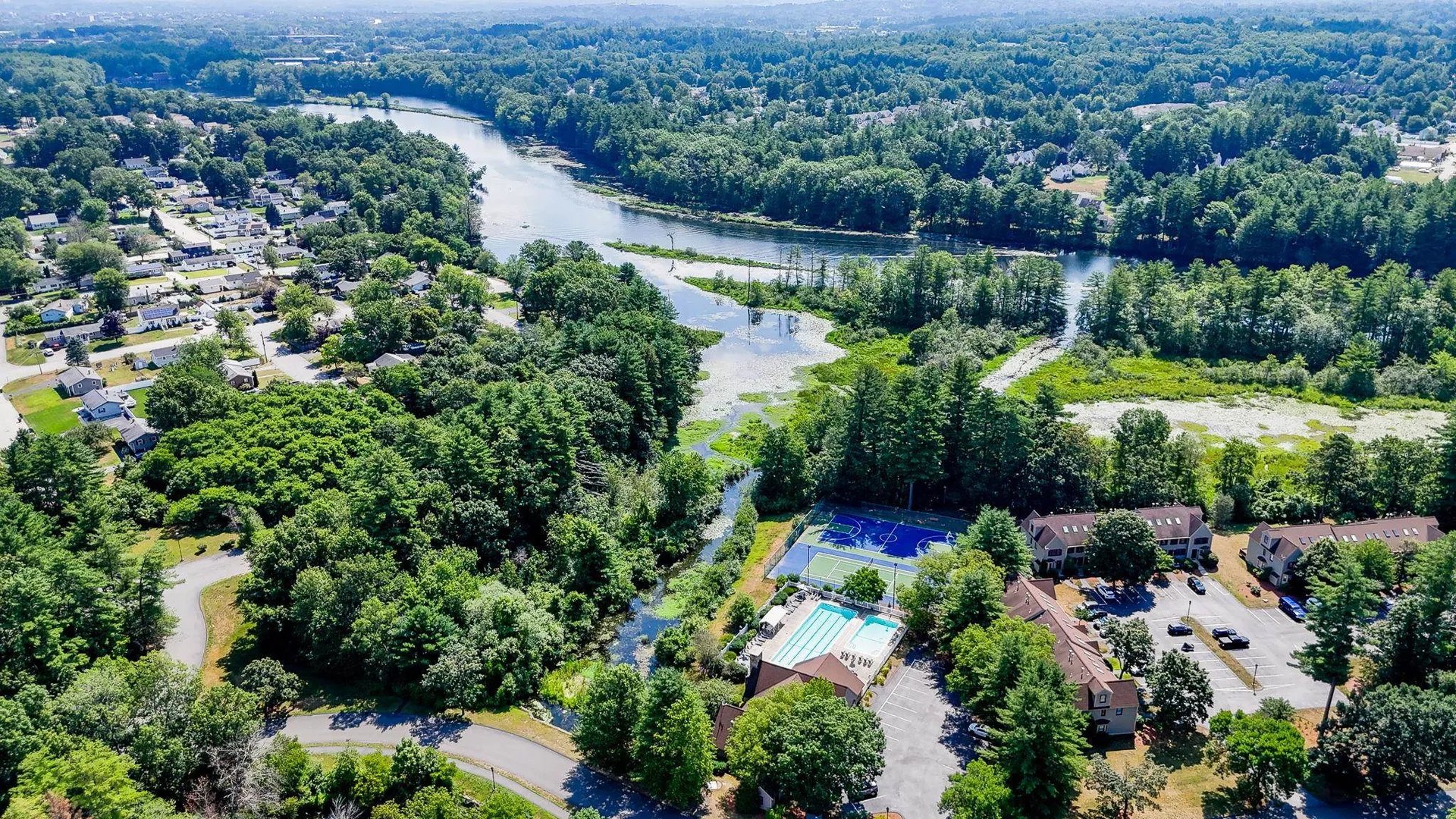 3 Bartemus Trail Nashua NH 03063