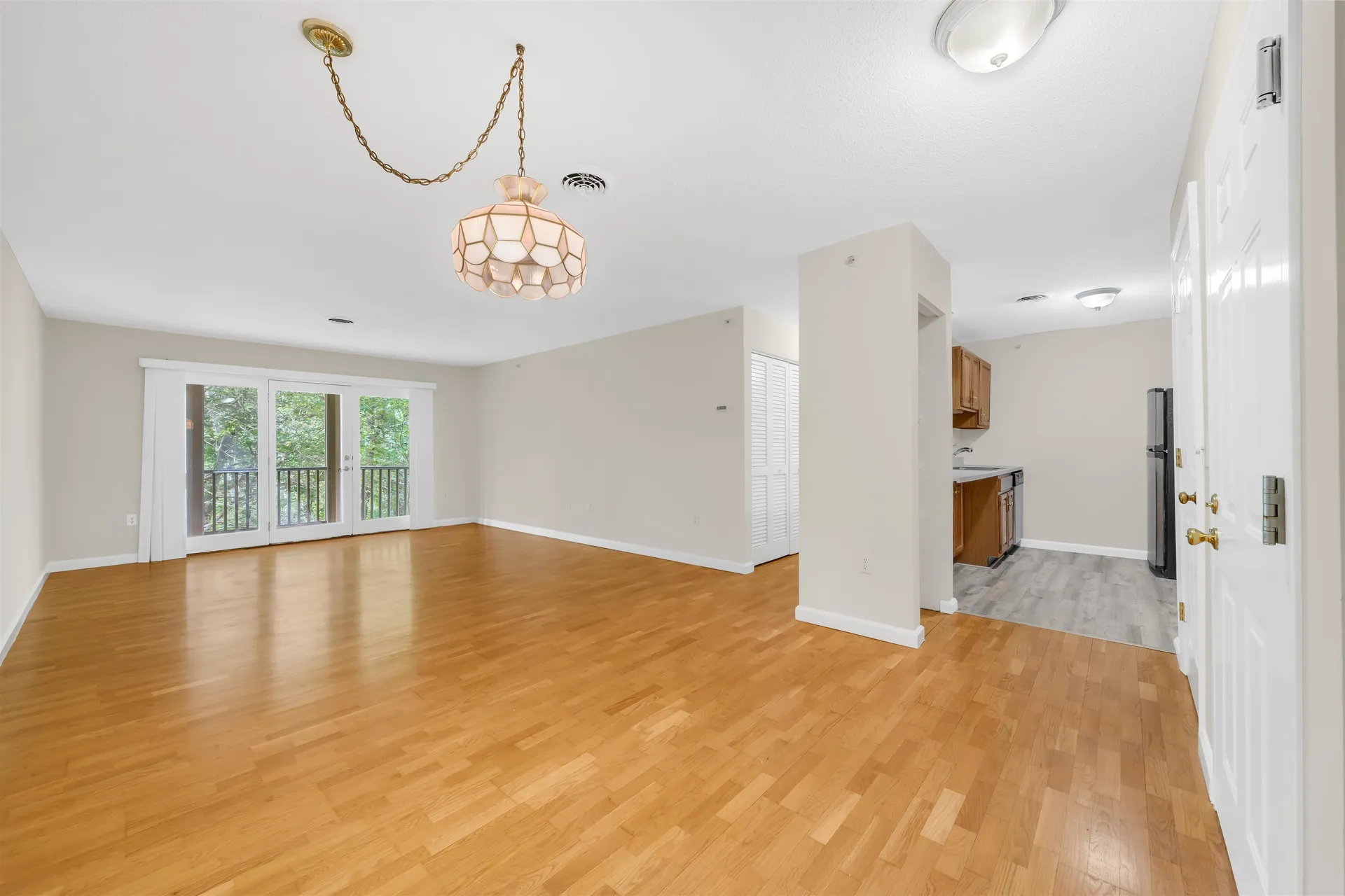 3 Bartemus Trail Nashua NH 03063