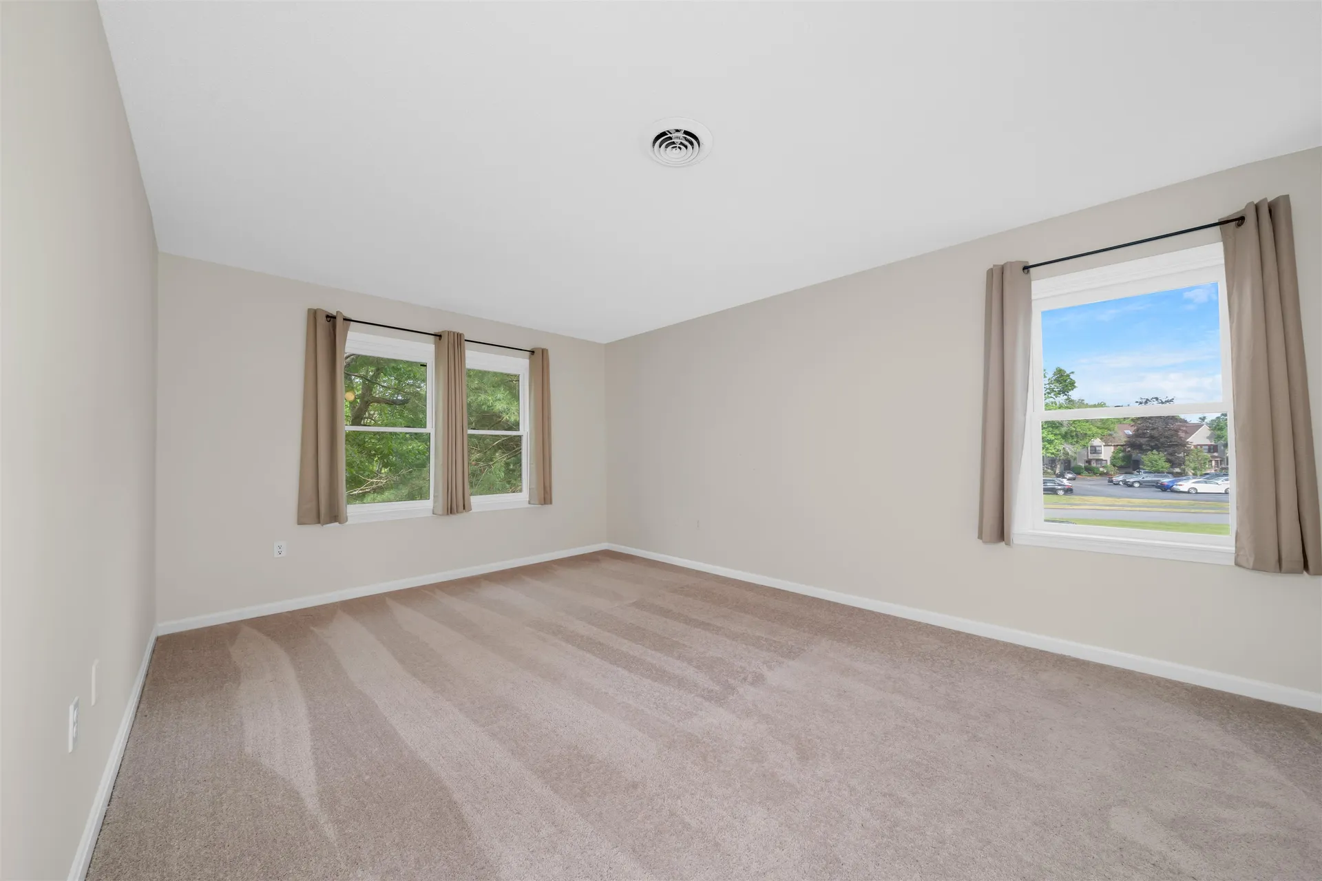 3 Bartemus Trail Nashua NH 03063