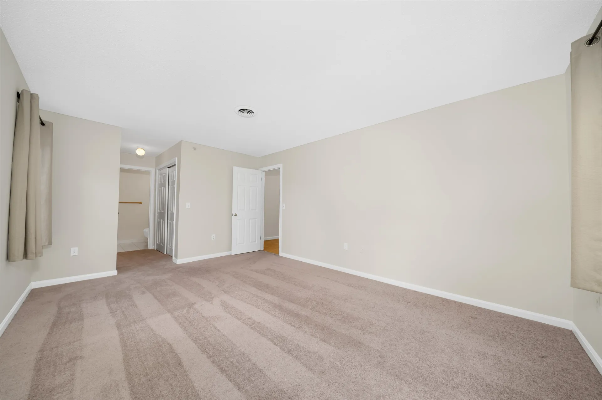 3 Bartemus Trail Nashua NH 03063