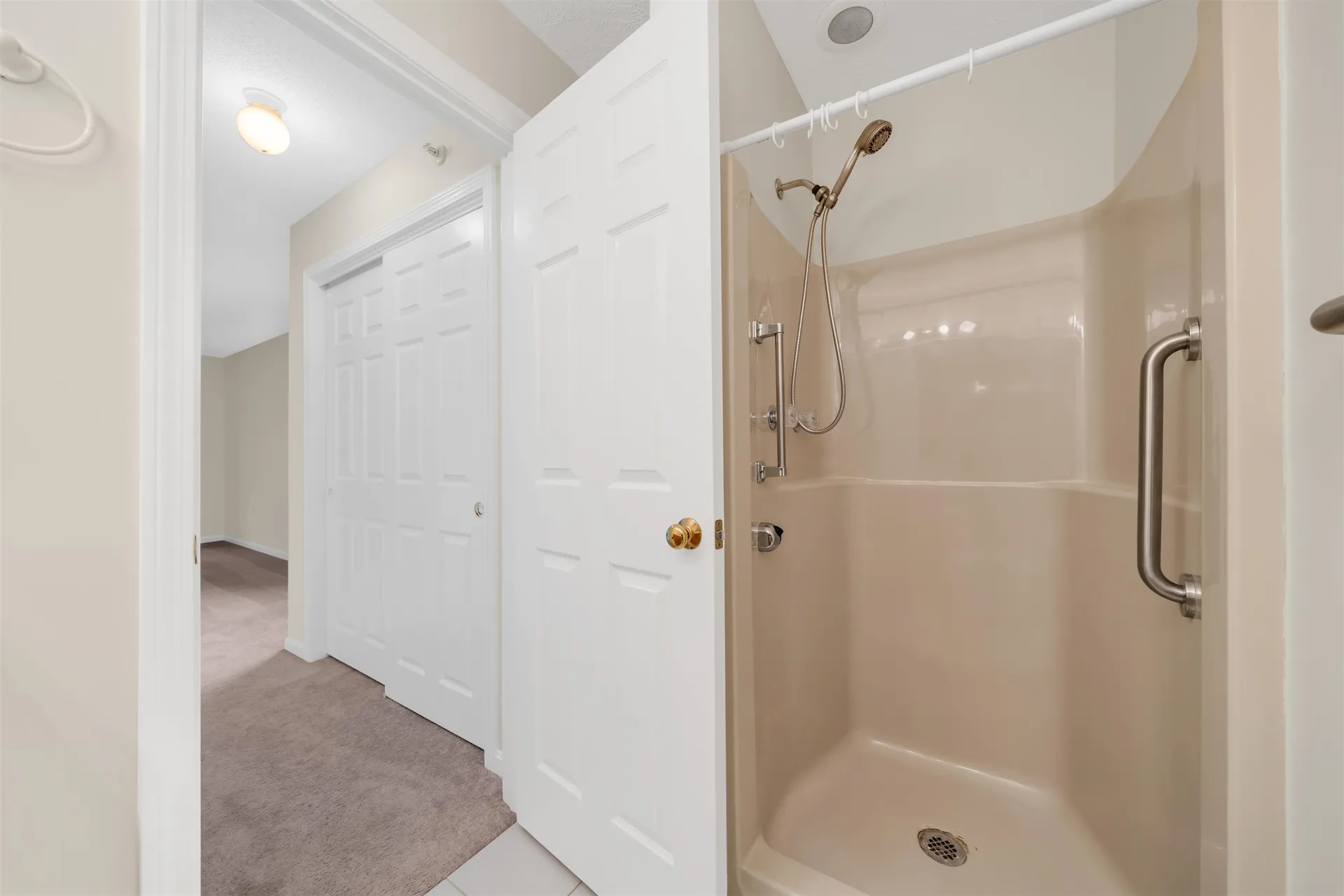 3 Bartemus Trail Nashua NH 03063