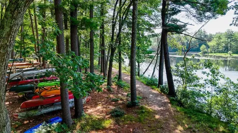 3 Bartemus Trail Nashua NH 03063