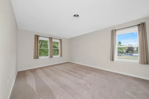 3 Bartemus Trail Nashua NH 03063