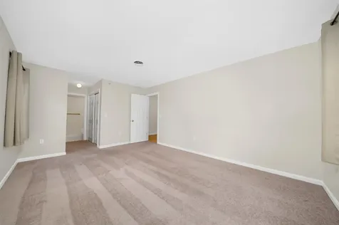 3 Bartemus Trail Nashua NH 03063