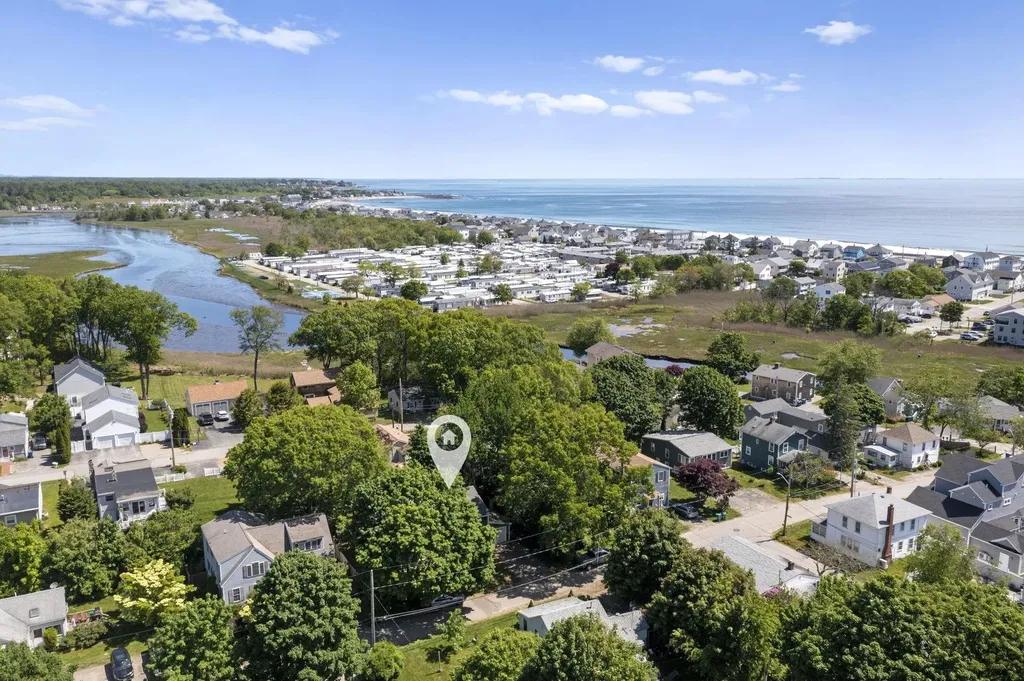 11 Emerald Avenue Hampton NH 03842