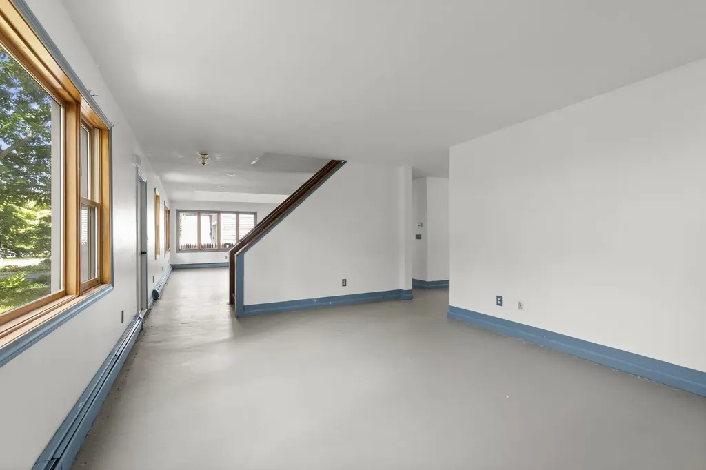11 Emerald Avenue Hampton NH 03842