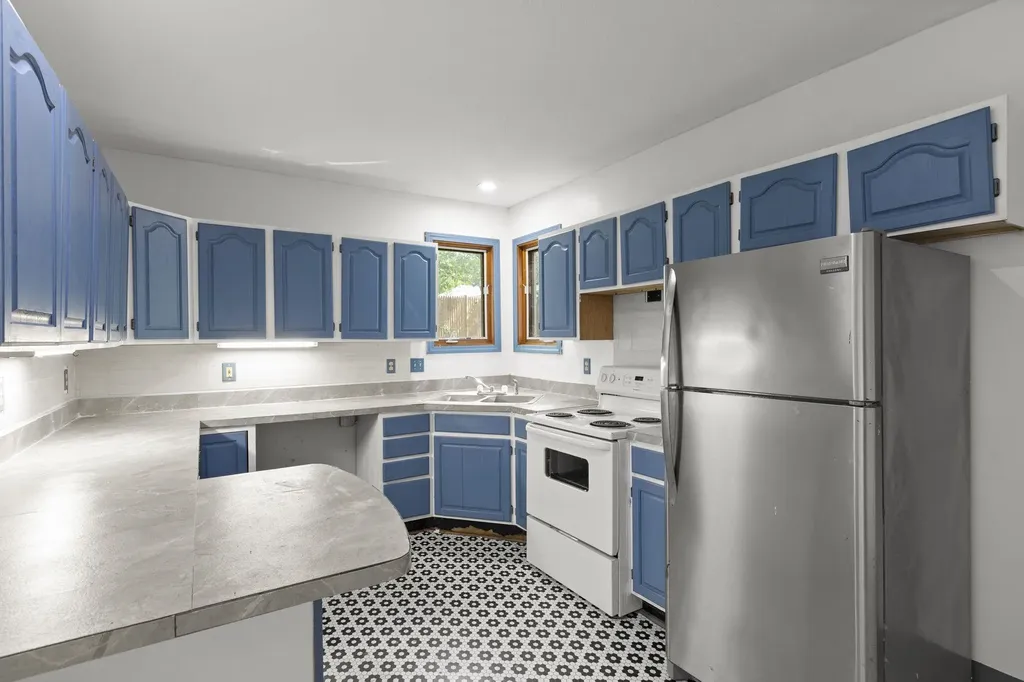 11 Emerald Avenue Hampton NH 03842