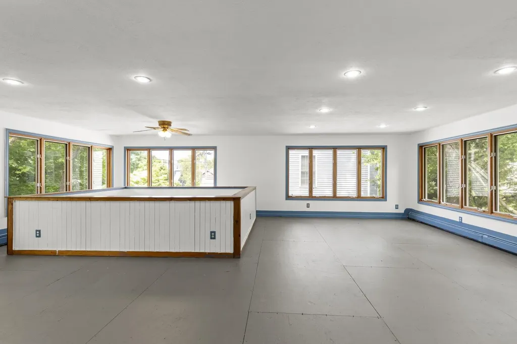 11 Emerald Avenue Hampton NH 03842