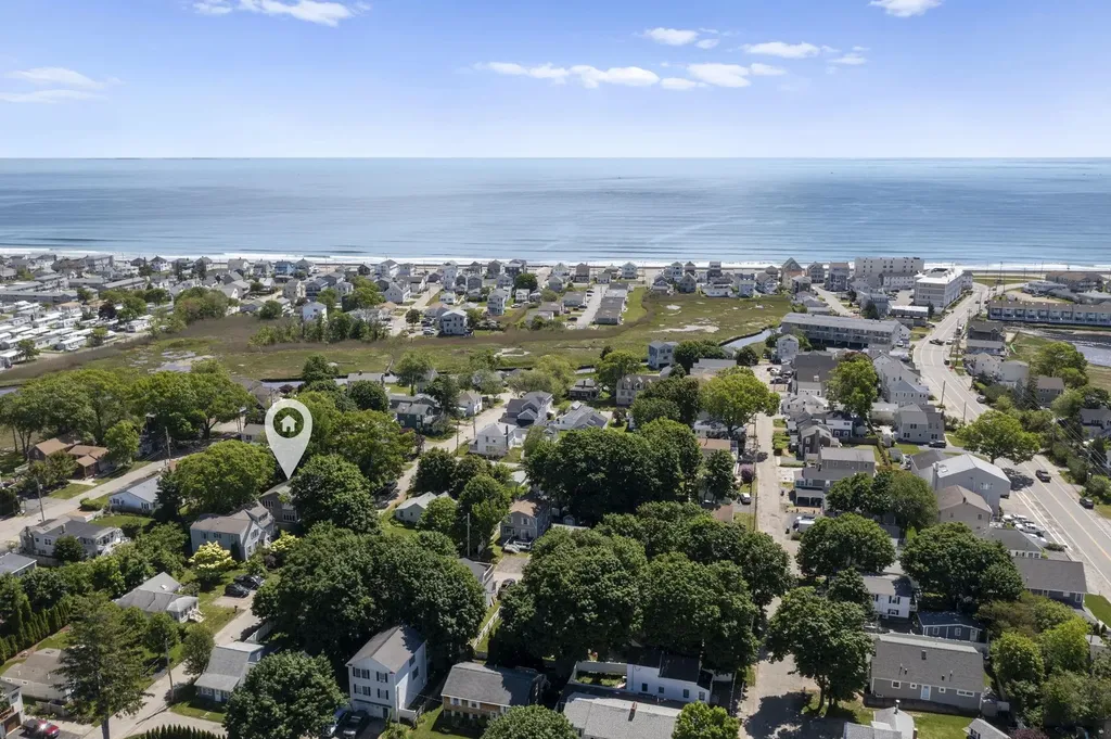 11 Emerald Avenue Hampton NH 03842