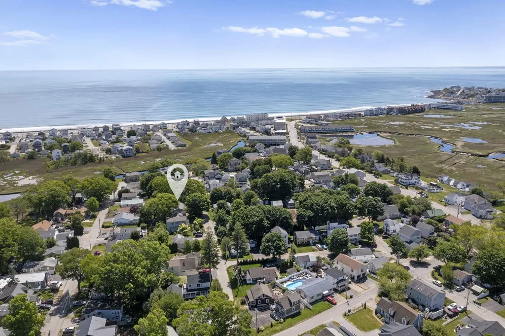 11 Emerald Avenue Hampton NH 03842
