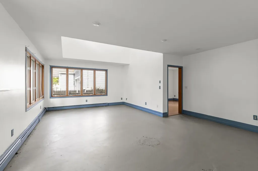 11 Emerald Avenue Hampton NH 03842