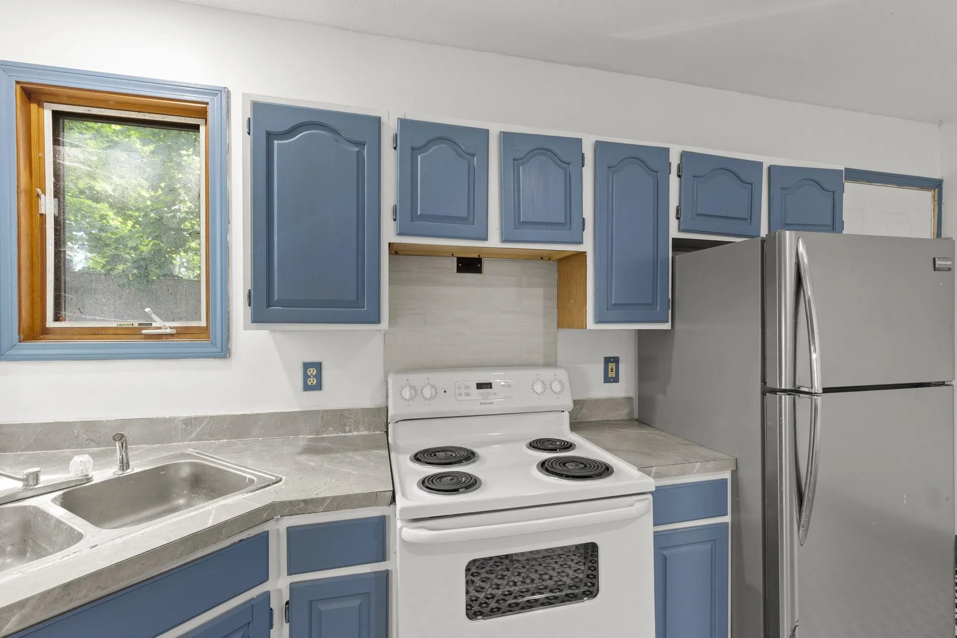 11 Emerald Avenue Hampton NH 03842