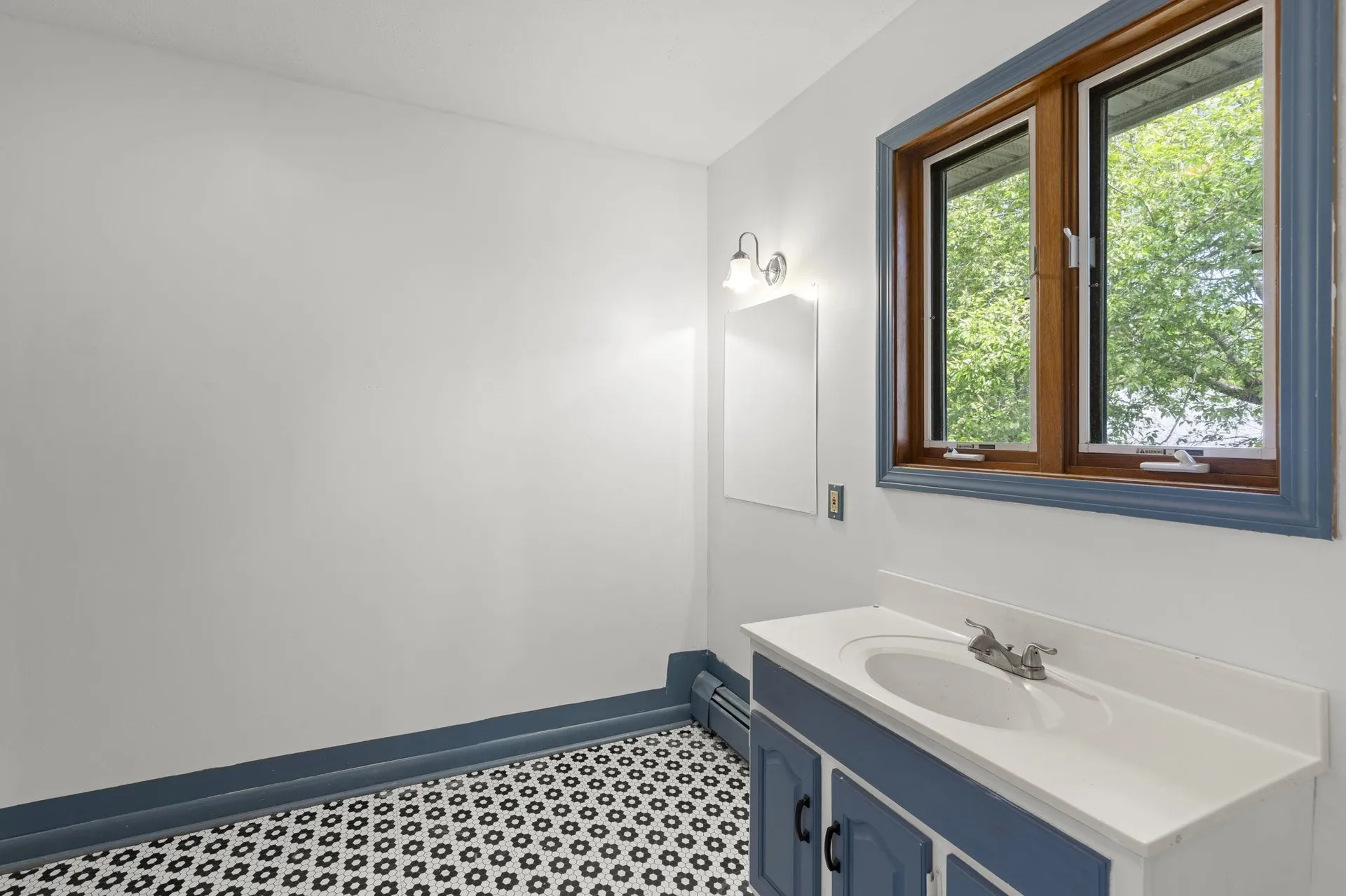11 Emerald Avenue Hampton NH 03842