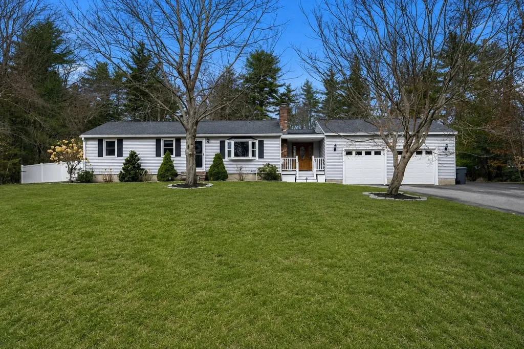 5 Falcon Drive Pelham NH 03076