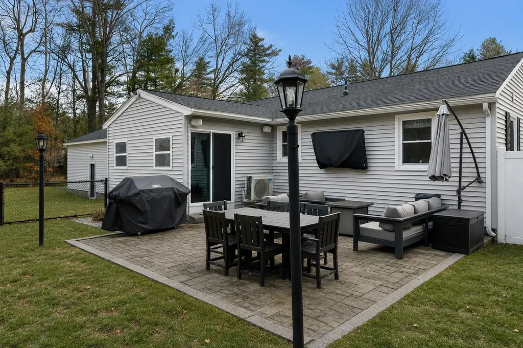 5 Falcon Drive Pelham NH 03076