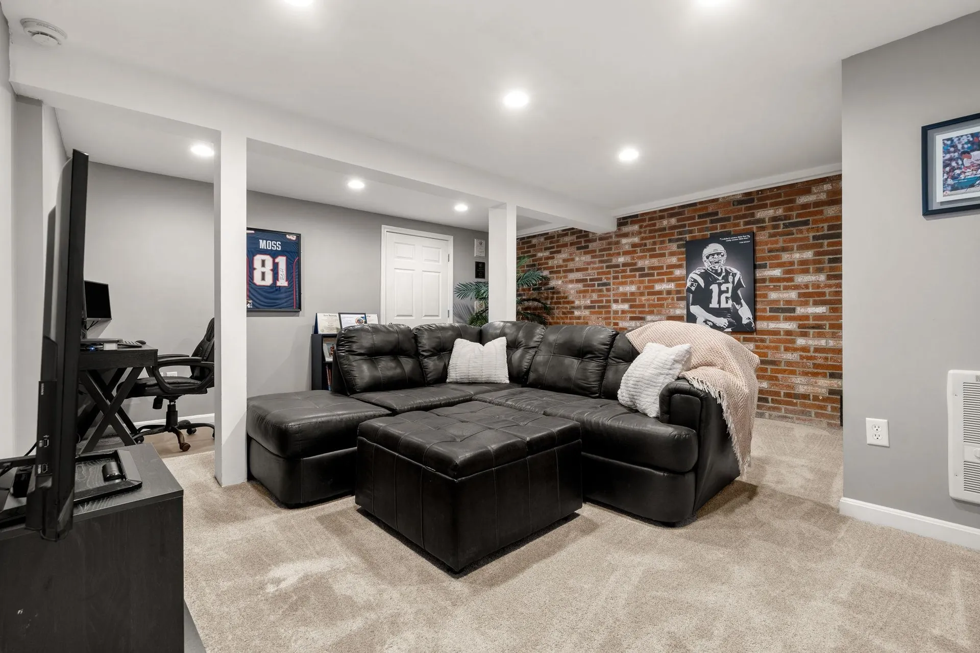 5 Falcon Drive Pelham NH 03076