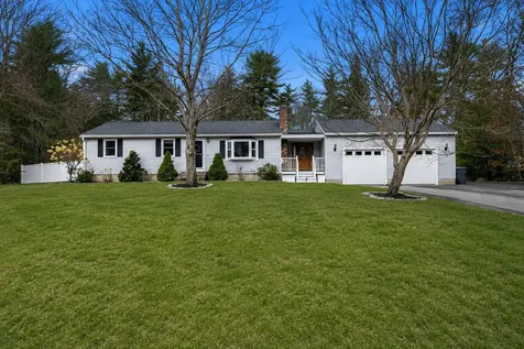 5 Falcon Drive Pelham NH 03076