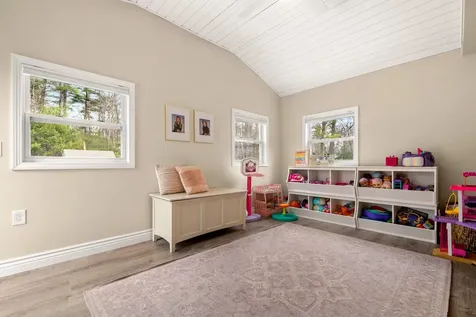 5 Falcon Drive Pelham NH 03076