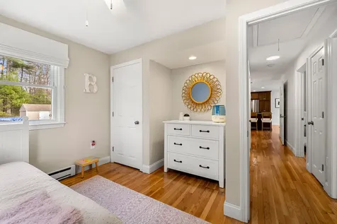 5 Falcon Drive Pelham NH 03076