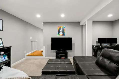 5 Falcon Drive Pelham NH 03076