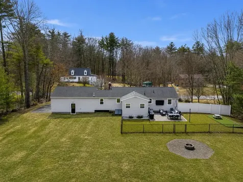 5 Falcon Drive Pelham NH 03076
