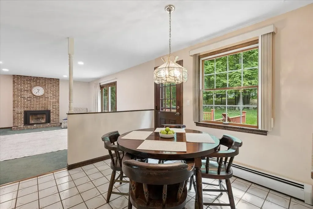 11 Parkhurst Drive Hudson NH 03051