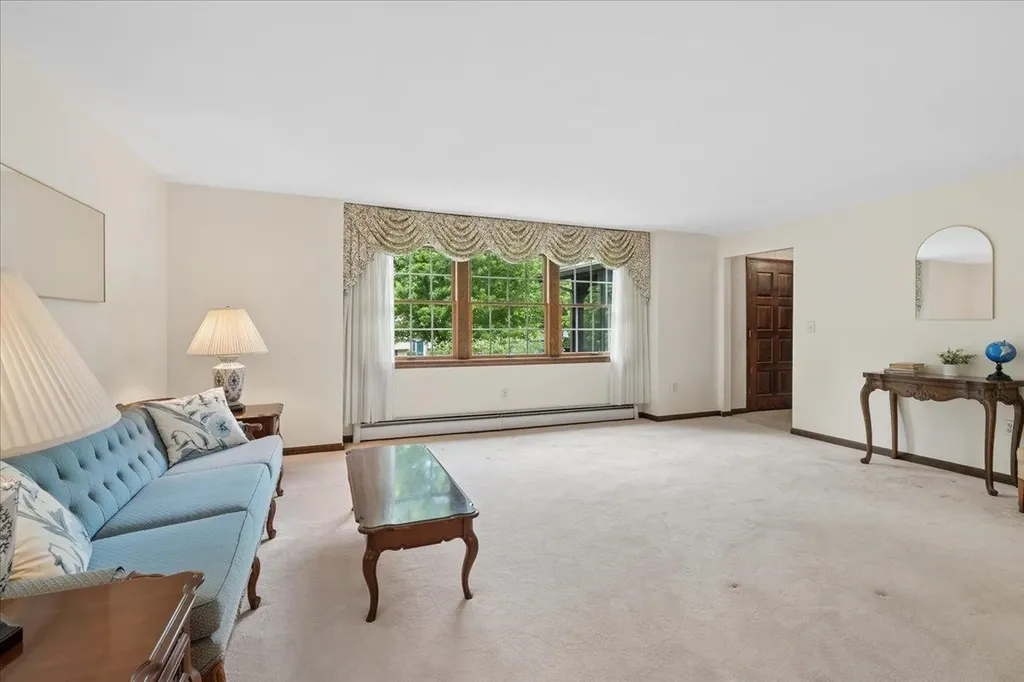 11 Parkhurst Drive Hudson NH 03051