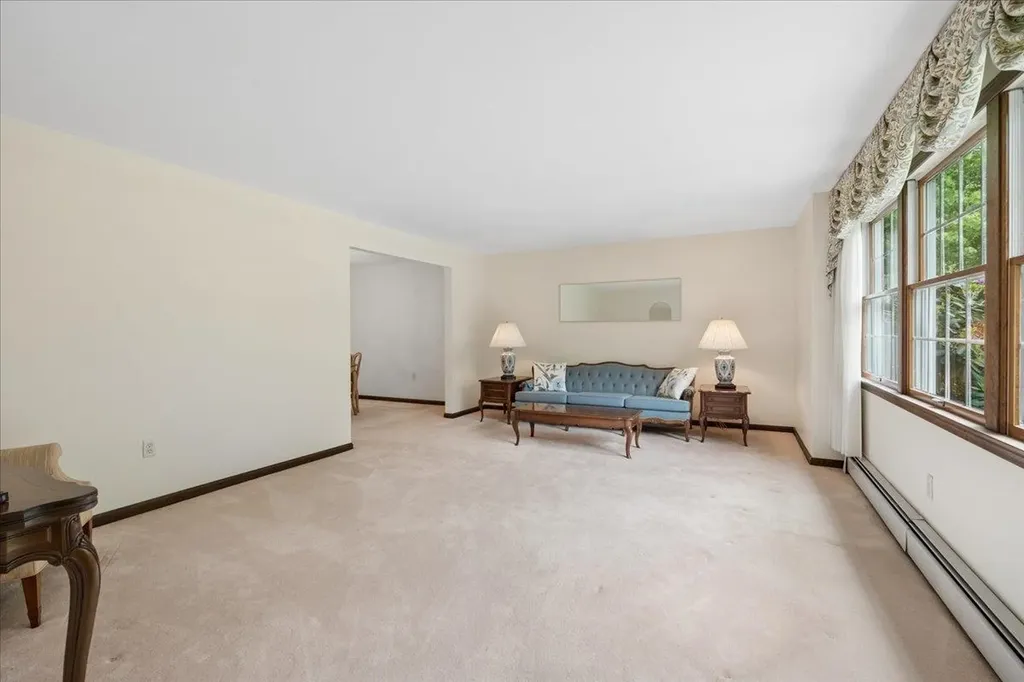 11 Parkhurst Drive Hudson NH 03051