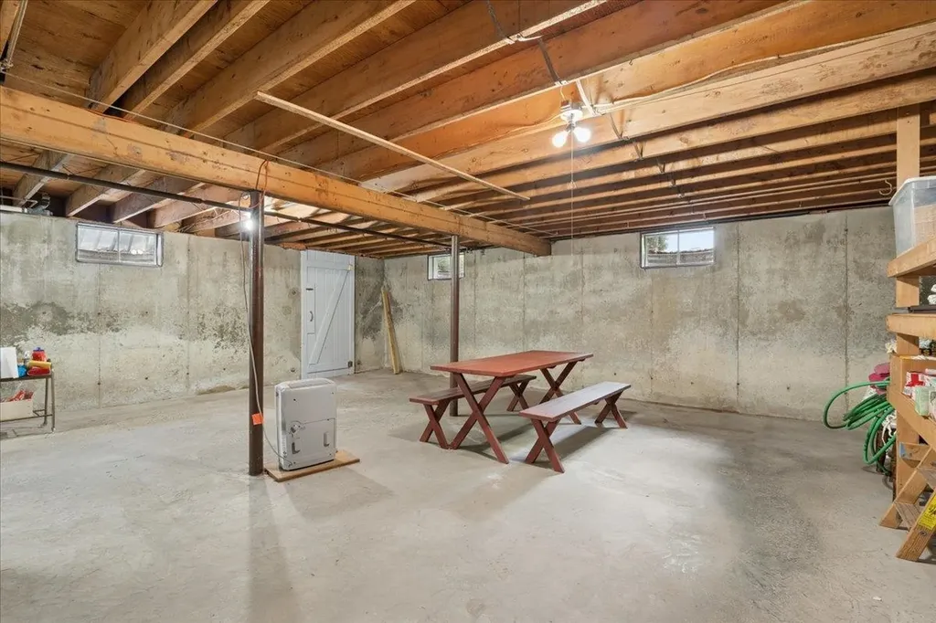 11 Parkhurst Drive Hudson NH 03051