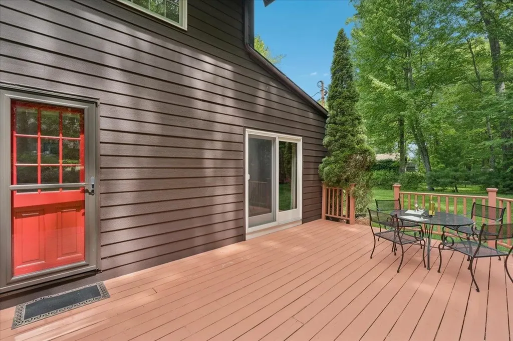 11 Parkhurst Drive Hudson NH 03051