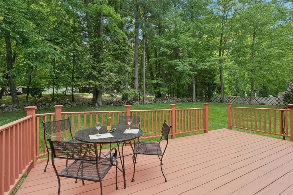 11 Parkhurst Drive Hudson NH 03051