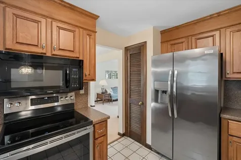 11 Parkhurst Drive Hudson NH 03051