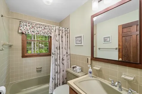 11 Parkhurst Drive Hudson NH 03051
