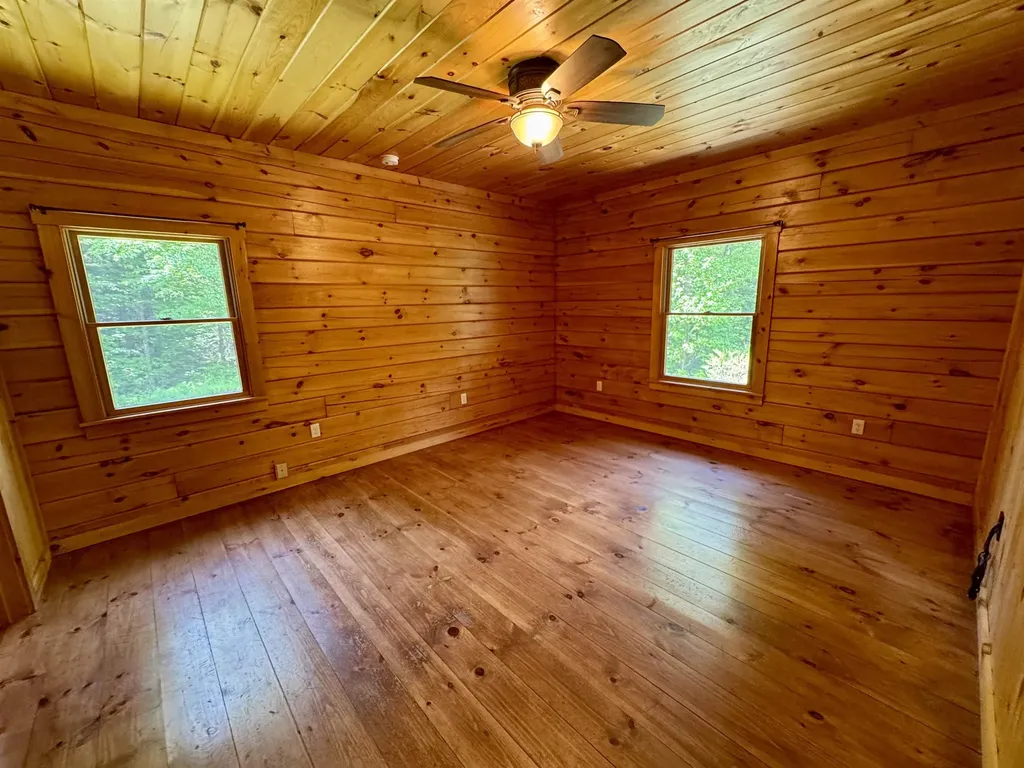 46 Jennings Lane Newbury VT 05051