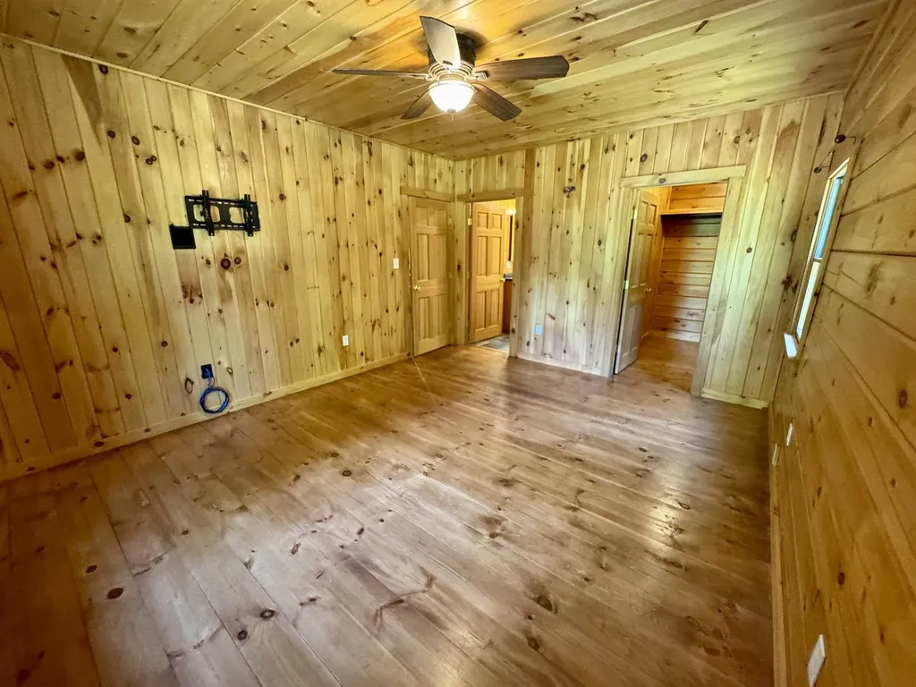 46 Jennings Lane Newbury VT 05051