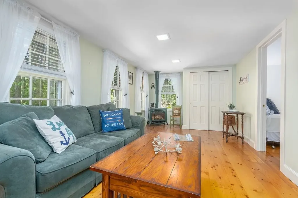 31 Lake View Drive Strafford NH 03884