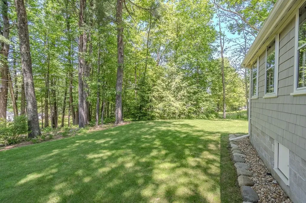 31 Lake View Drive Strafford NH 03884