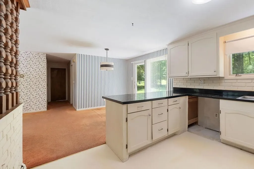 66 Post Road North Hampton NH 03862