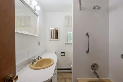 66 Post Road North Hampton NH 03862