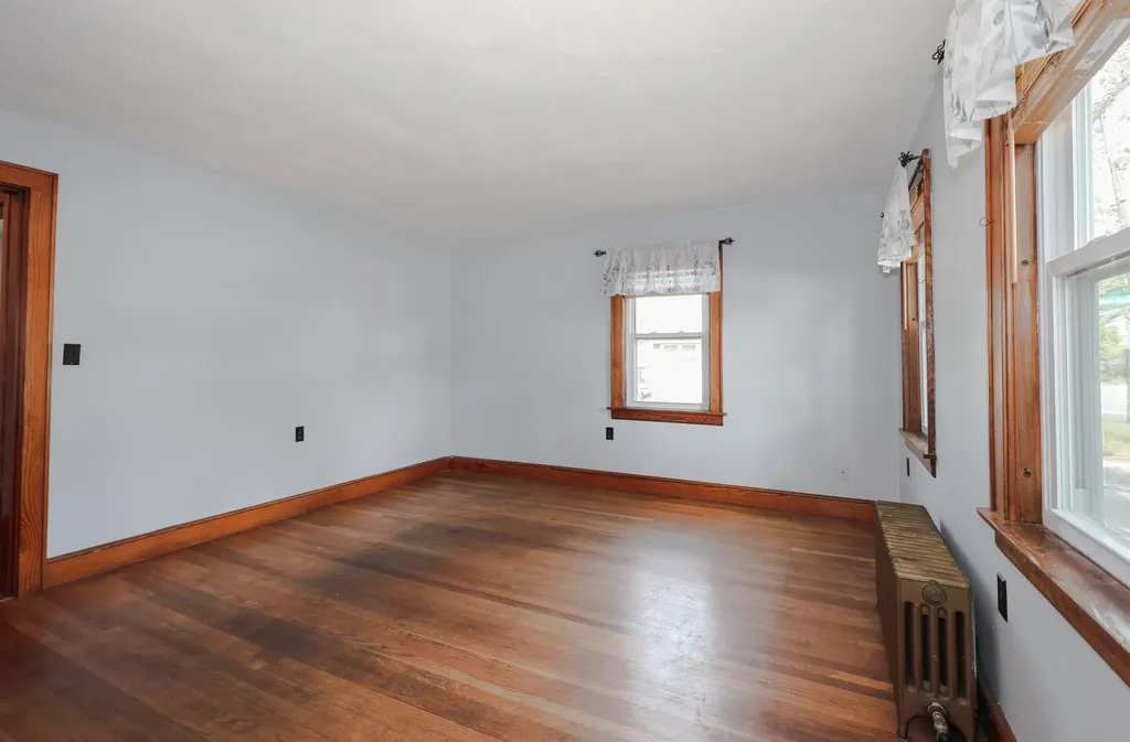 78 Candia Road Manchester NH 03109